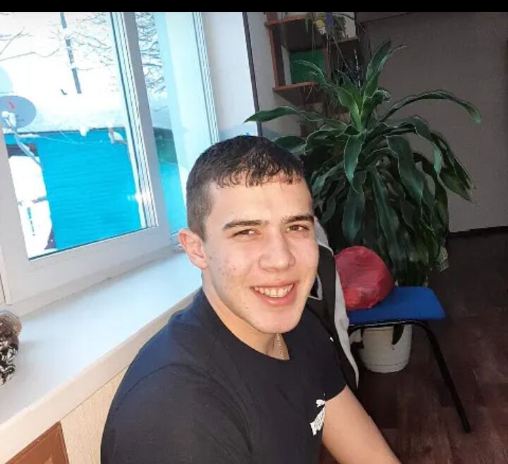 33570282  , 22 ,    