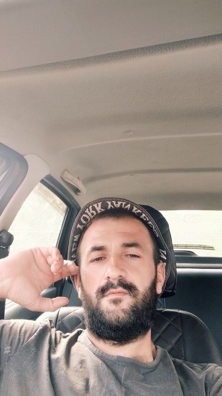  53750172  Me, 35 ,    