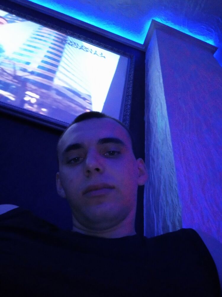  16630802  Yriy, 27 ,    