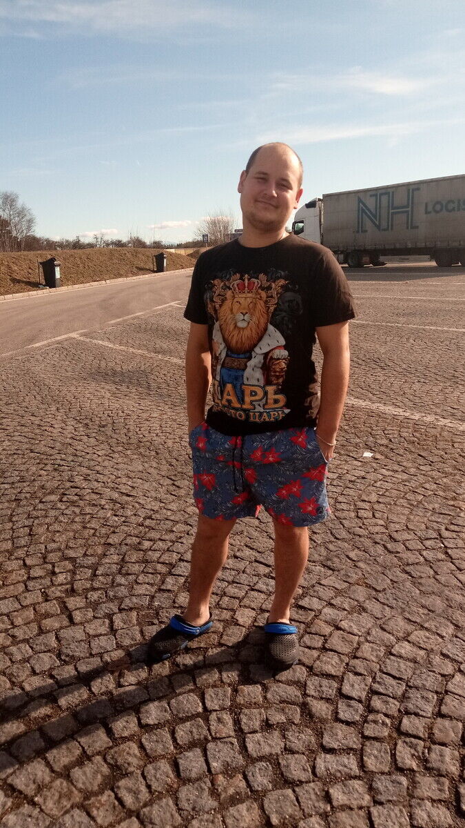  19956042  Volodymyr, 30 ,    