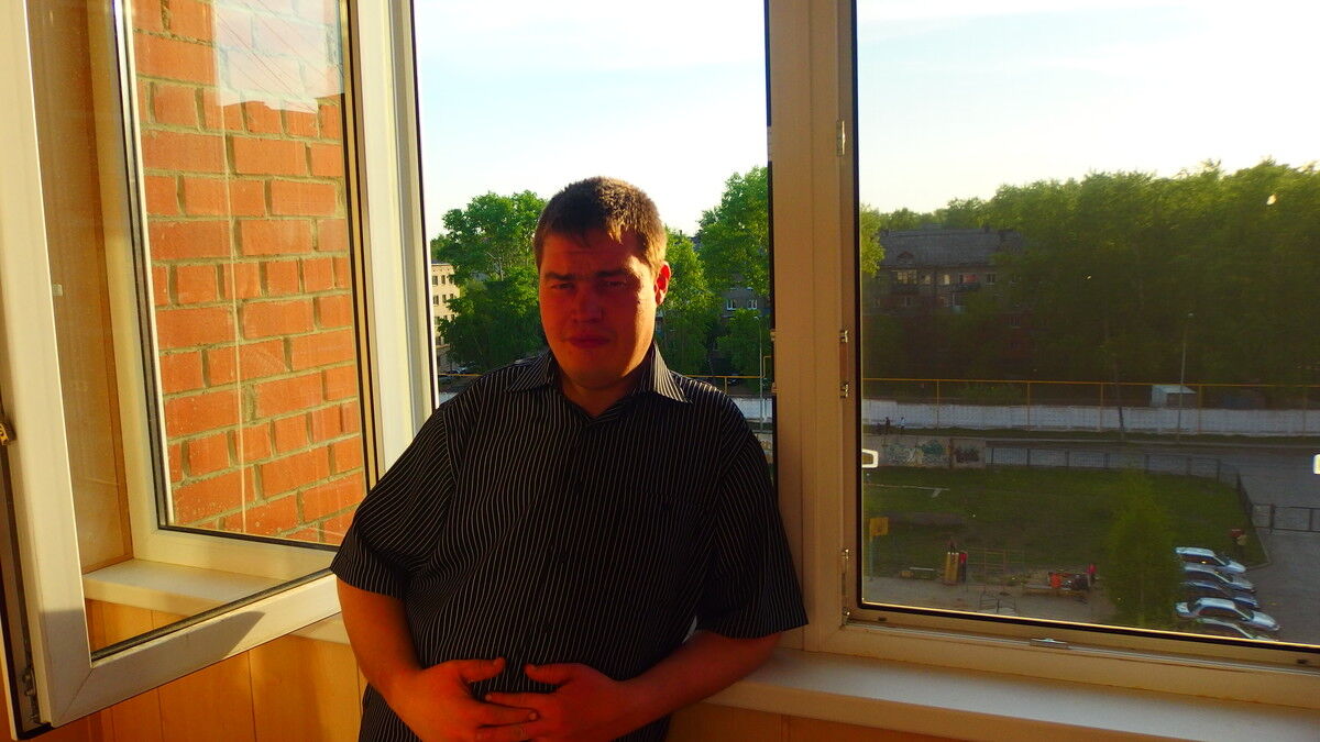  5587292  Konstantin, 42 ,    