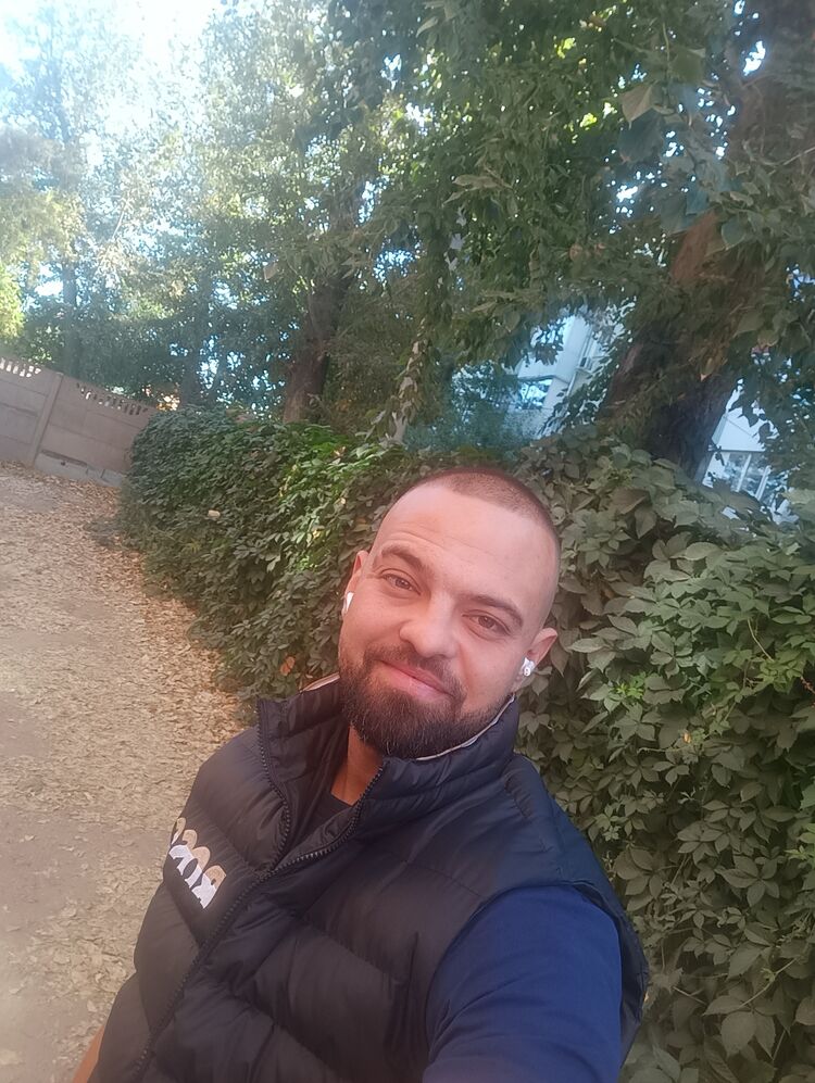  46543242  , 34 ,    