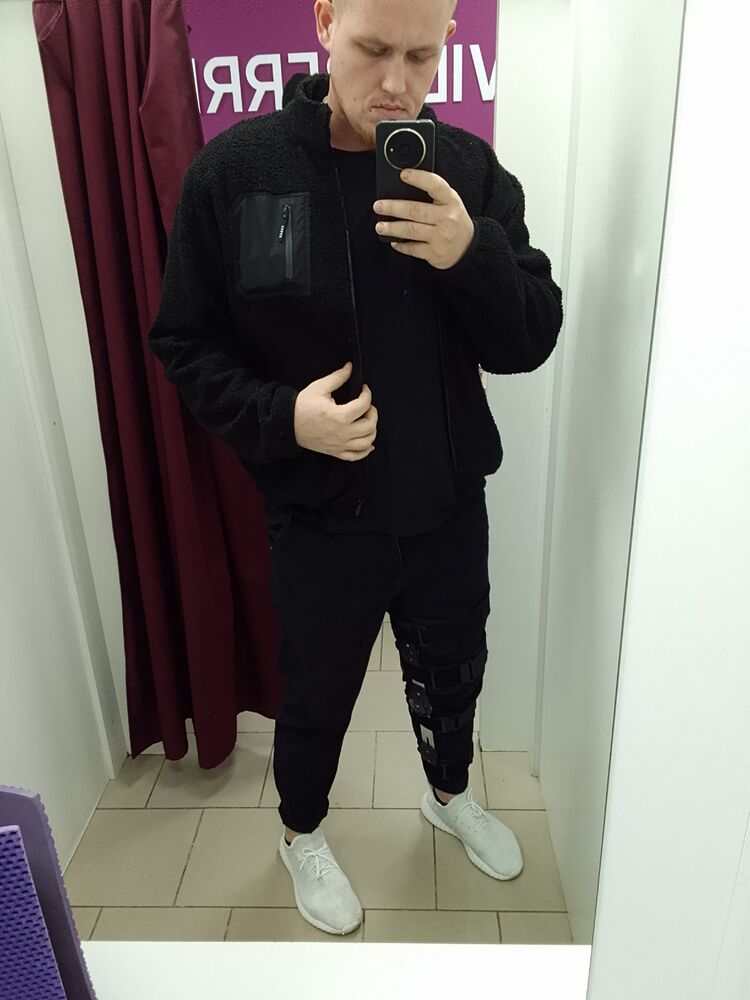  48904892  , 24 ,    
