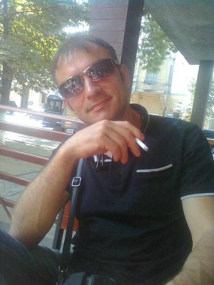  4433522  Leon, 57 ,    -