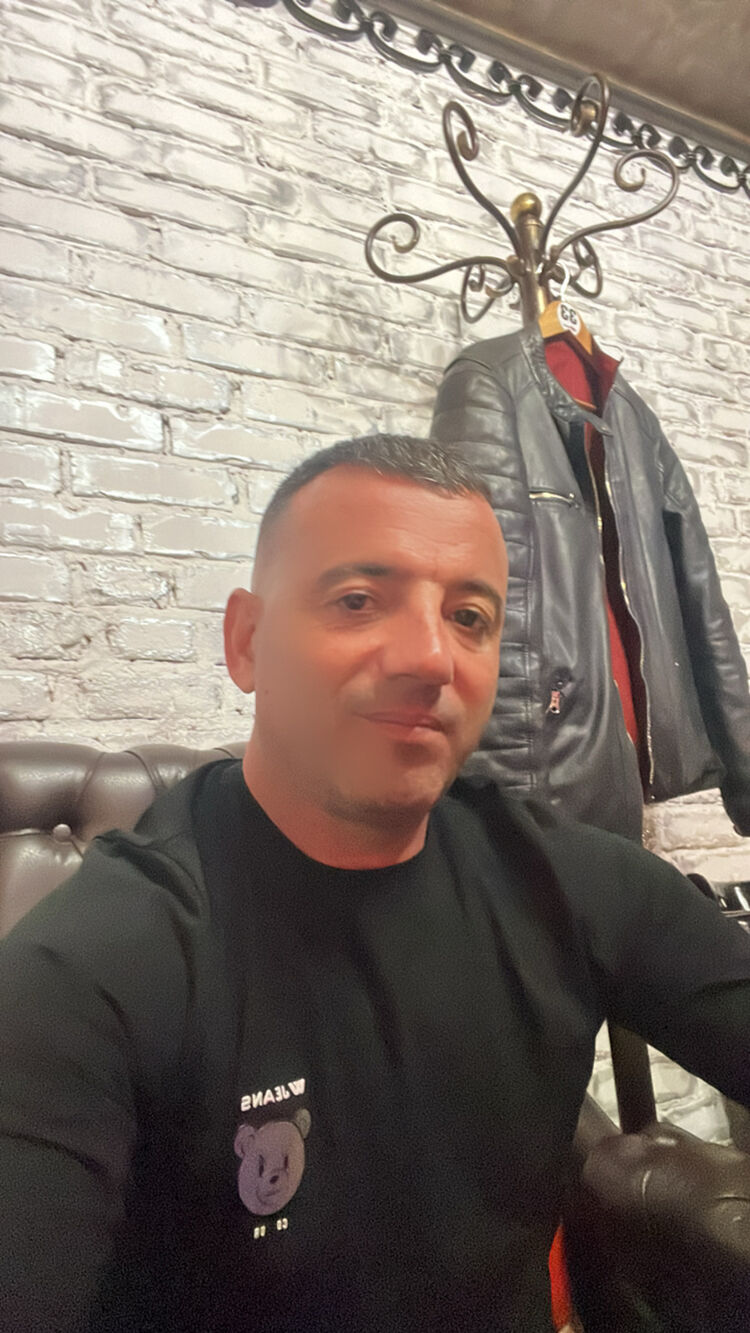  37968242  , 44 ,    