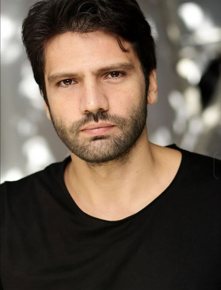  45444332  Roma, 35 ,    