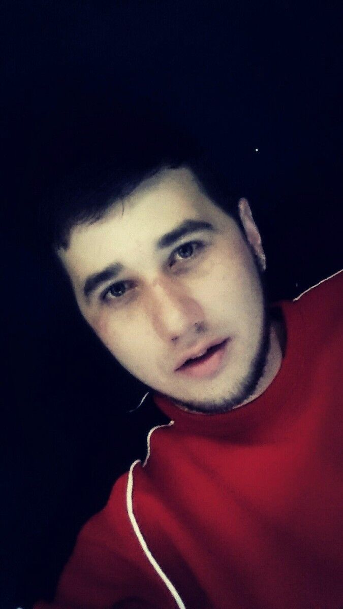  15805022  Alex, 32 ,    