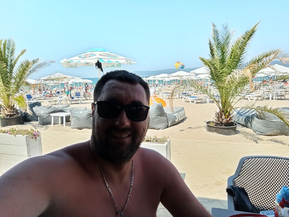  39617242  Bojan, 41 ,    