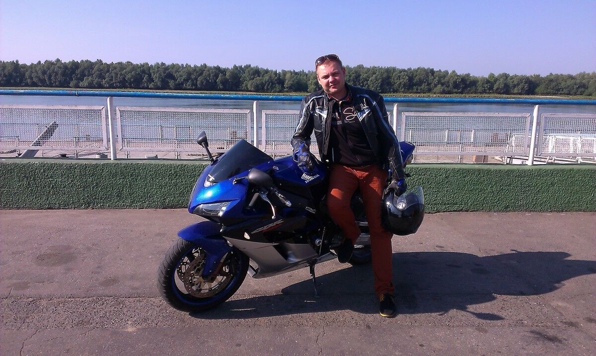  ,   Oleg, 40 ,   