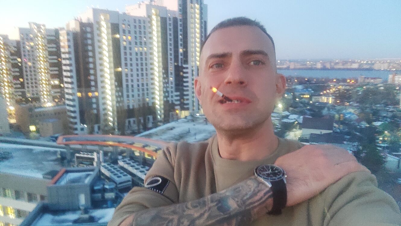  39680732  Anton, 37 ,    