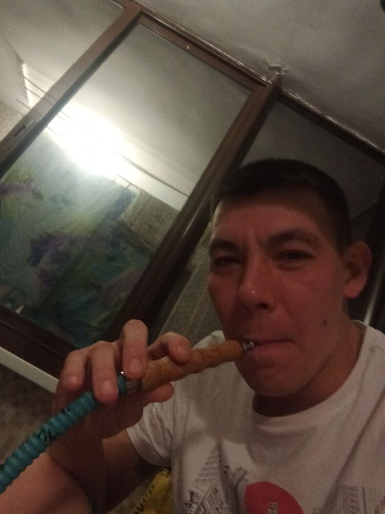  ,   Tony, 31 ,   ,   