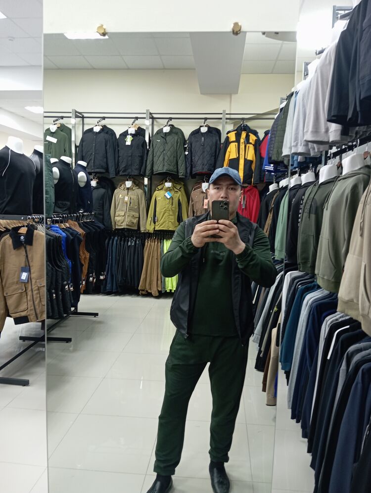  43382612  Furkat, 35 ,    