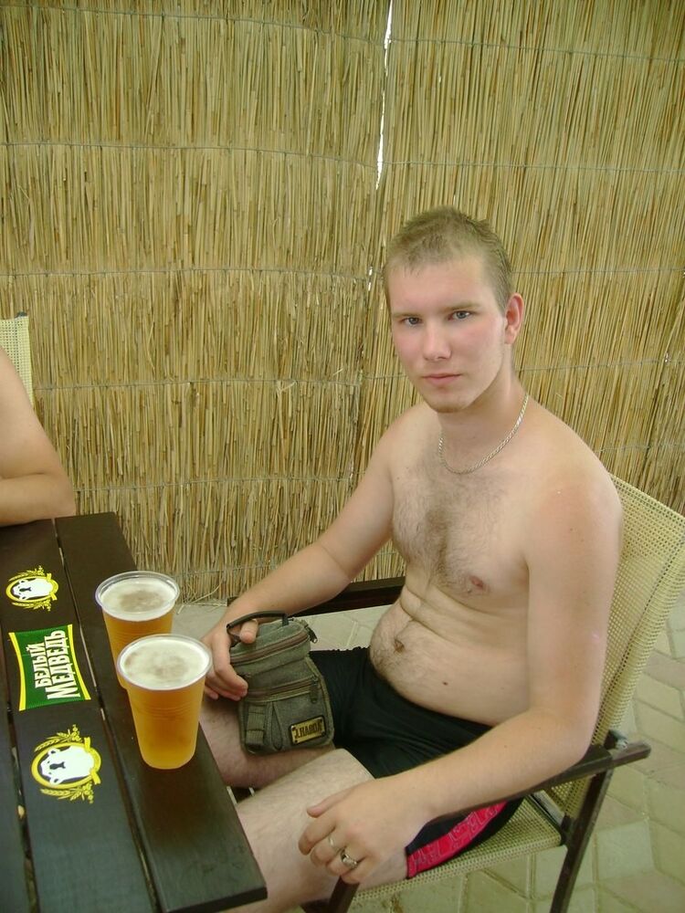  4660132  Oleg, 32 ,    