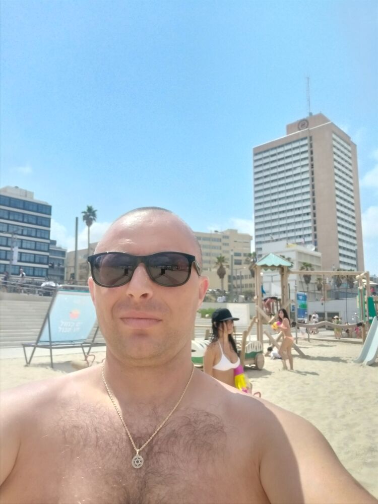  23397822  , 44 ,    Azor