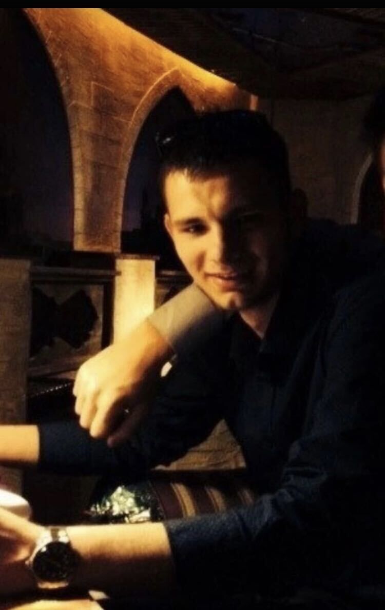  44022332  Leberecht, 32 ,    