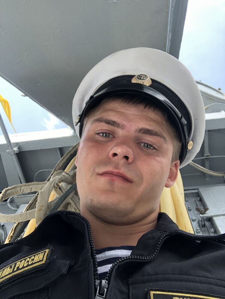  44030832  , 24 ,    