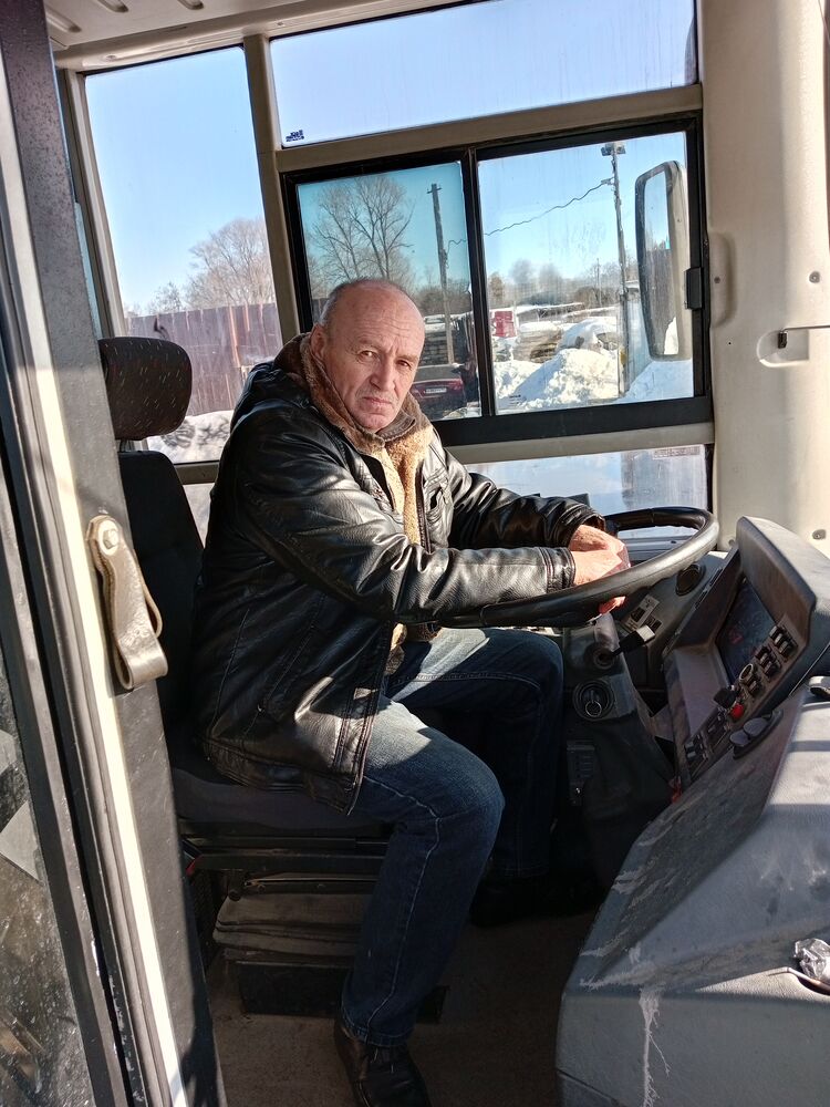  51468832  Companion, 63 ,    