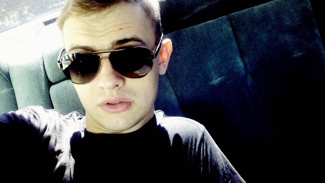  34355042  Anton, 30 ,    