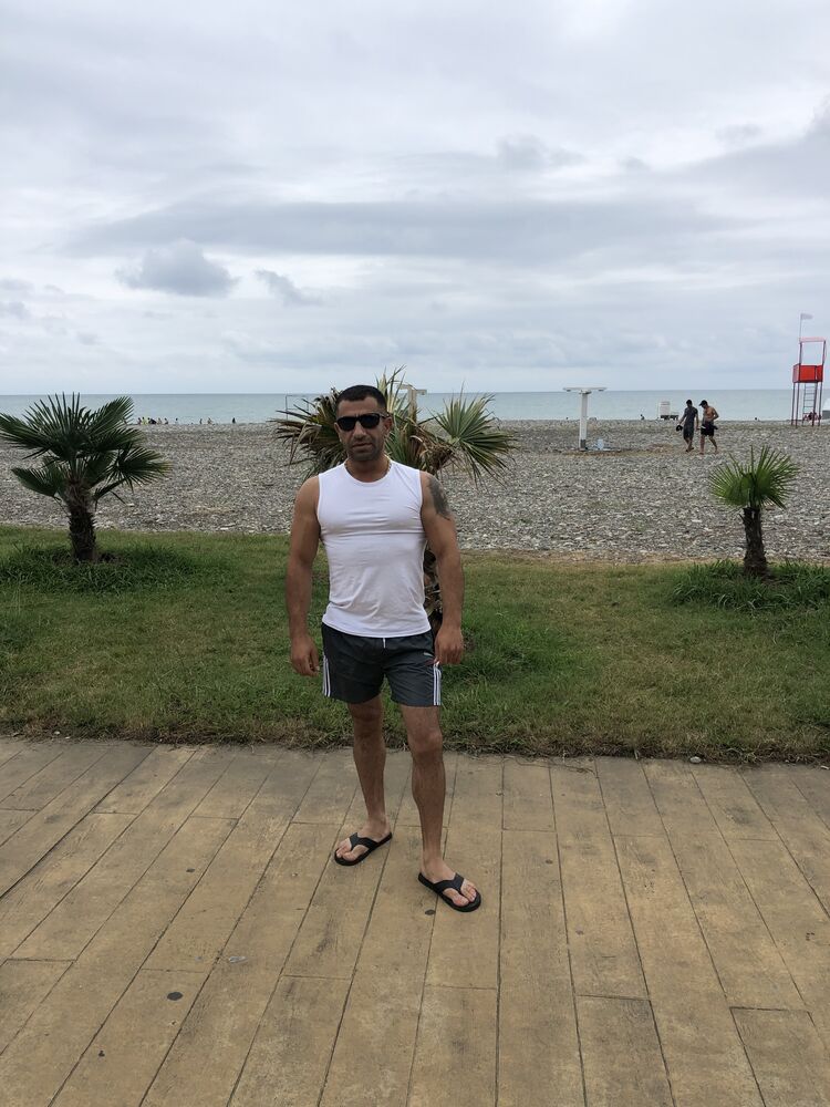  ,   Grgor, 44 ,   ,   