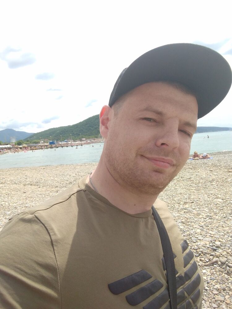  --,   Nik Neim, 36 ,   ,   , c 