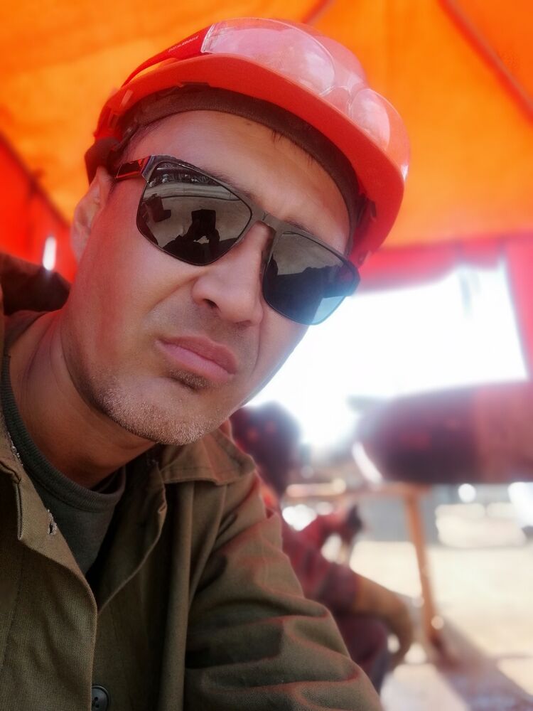  ,   Aleks, 41 ,   ,   