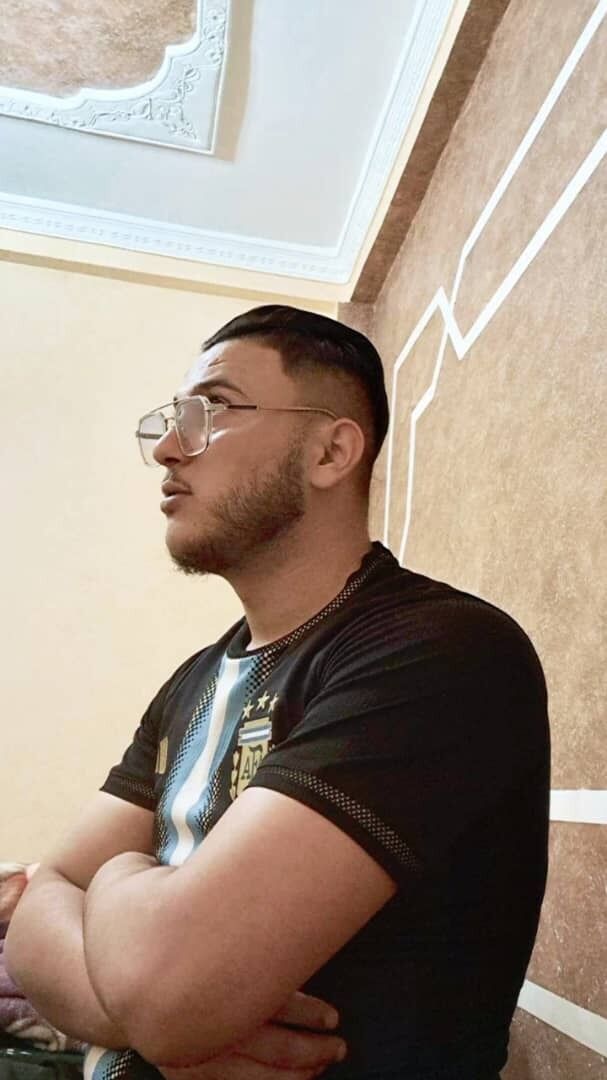  44367382  Hakou, 25 ,    Algiers