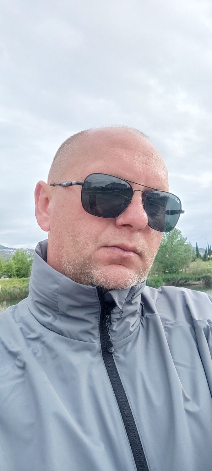  51454782  Serg, 44 ,    