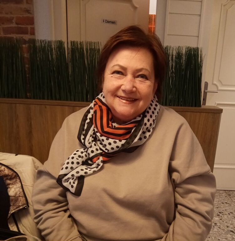  50537132  Iryna, 63 ,    Soest