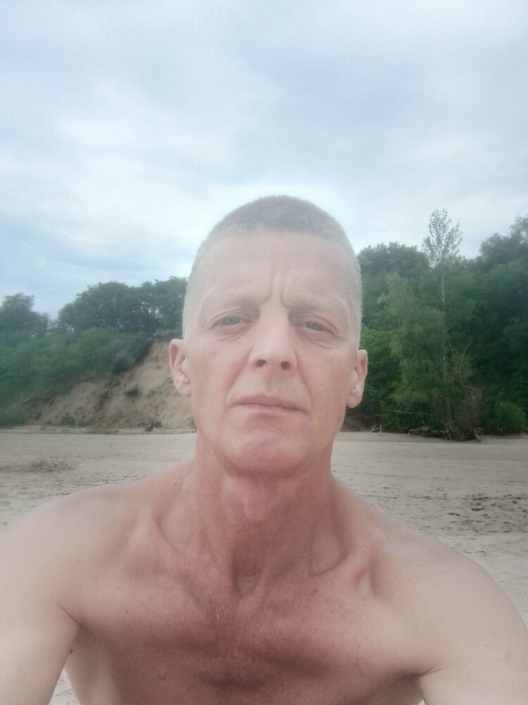  40856982  , 52 ,    