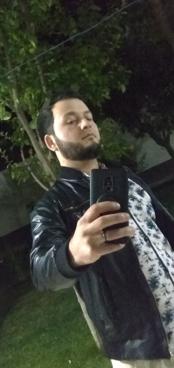  19909392  Hojiakbar, 33 ,    