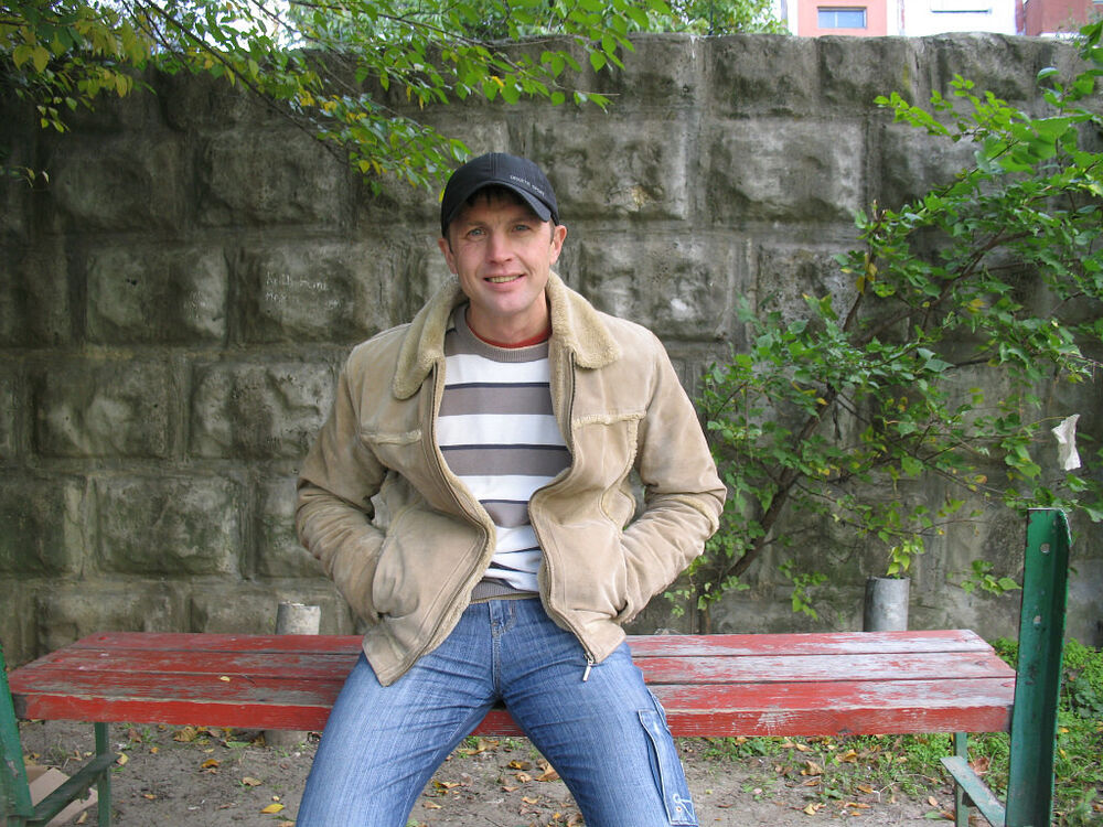  37580082  , 46 ,    