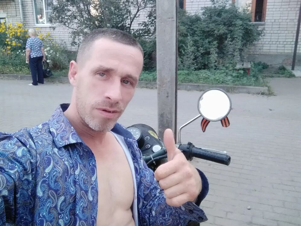  36000532  Ivan, 43 ,     