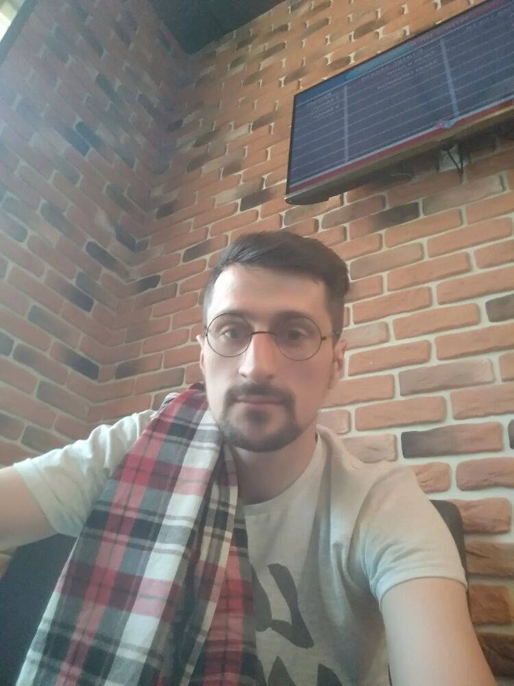  47021572  , 37 ,    