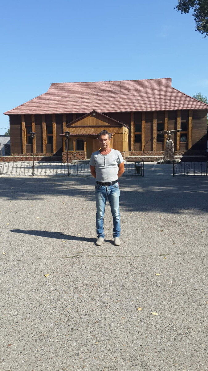  ,   Rinat, 61 ,   ,   , c 