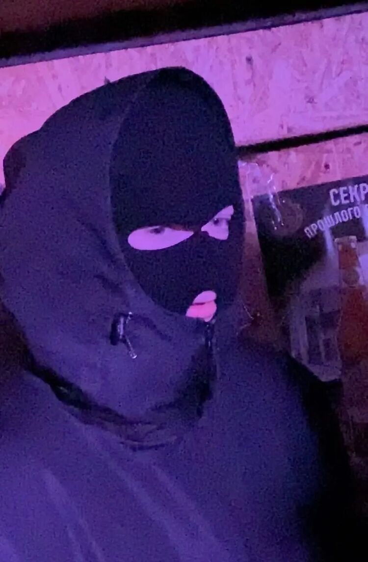  42925782  , 22 ,    
