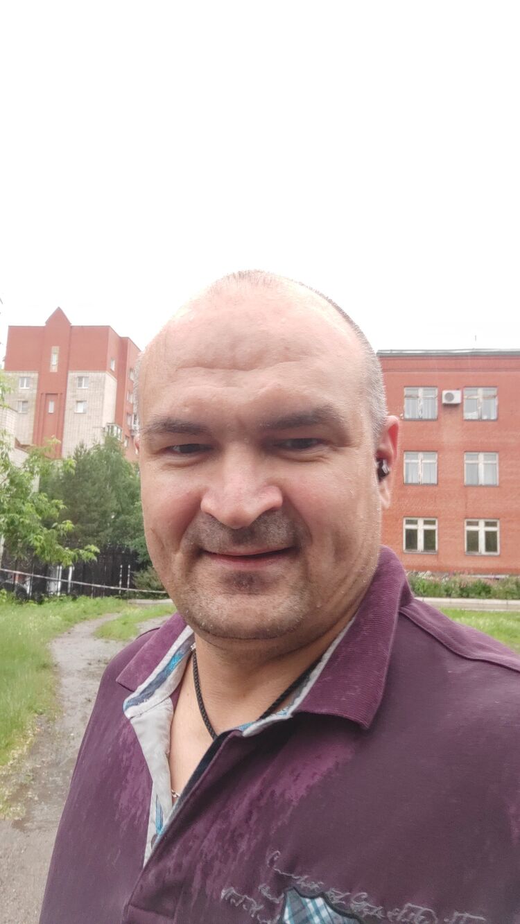  44715122  Mik, 44 ,    