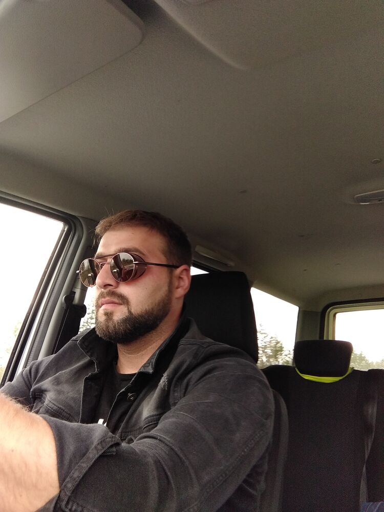  27873702  Aris, 31 ,    