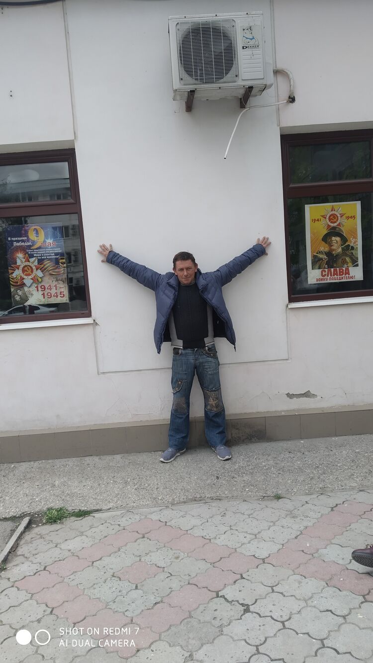 ,   Sergi, 39 ,   ,   , c , 