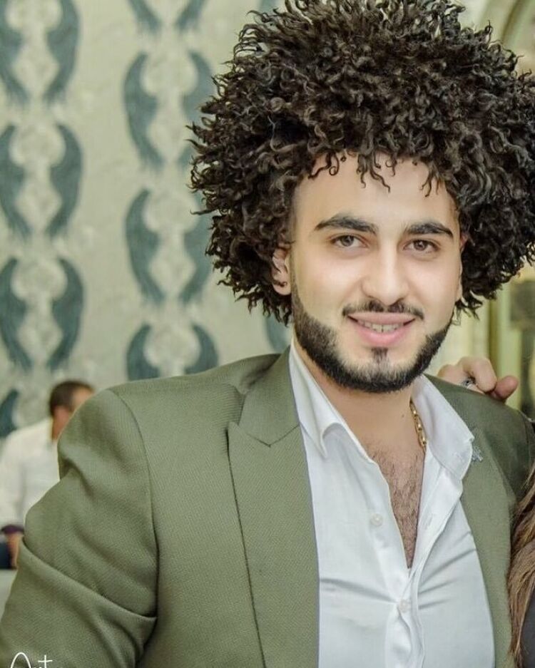  ,   Arman, 33 ,   ,   , c 