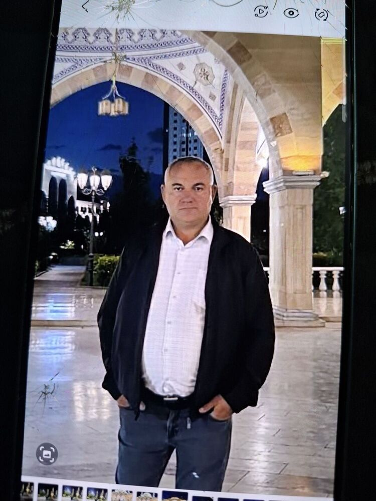  45519442  Ramin, 41 ,    
