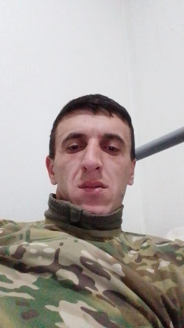  52261072  , 35 ,    --