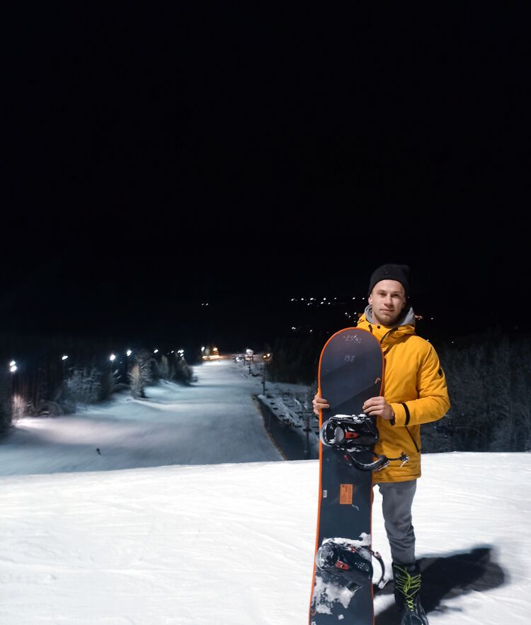  40203272  Dima, 29 ,    