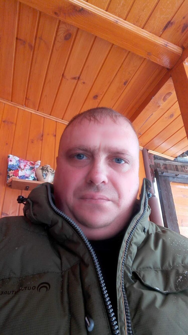  25577342  Sergei, 46 ,    