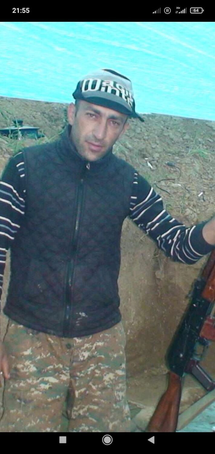  ,   Mart, 37 ,   ,   