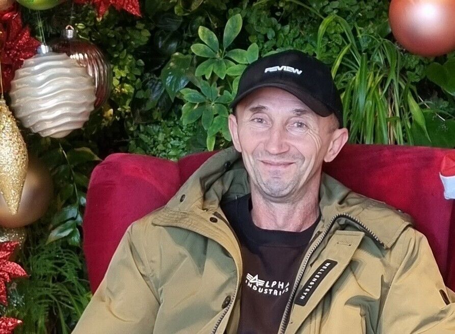  51366592  Valerii, 53 ,    Benz