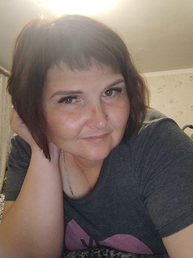  45161922  Irisska, 39 ,    