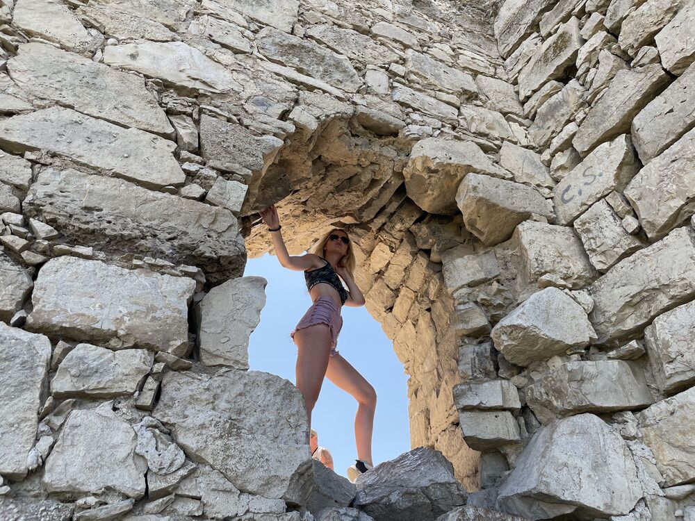  30651642  , 27 ,    -