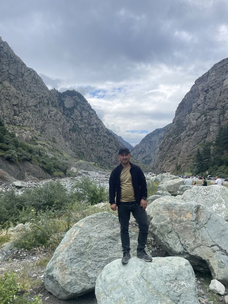  ,   Armen, 35 ,   ,   , c 