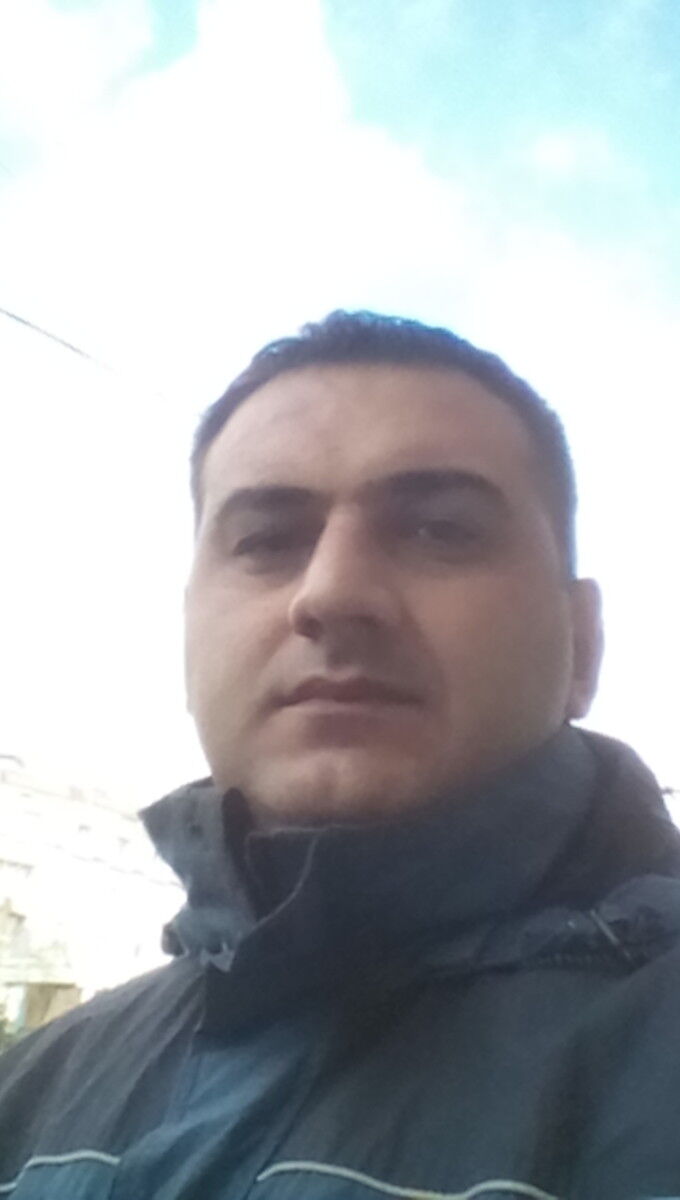  14402252  Artur, 40 ,    