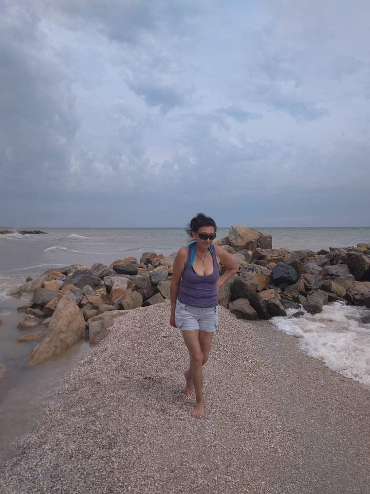  33826452  Nina, 58 ,    
